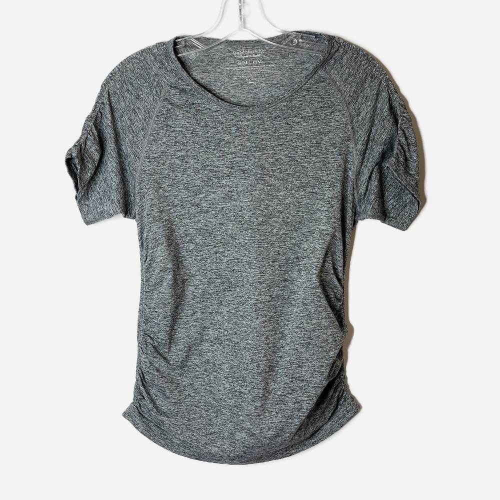 Be Maternity Ingrid & Isabel Athletic Top Size S/M Gray Short Sleeve Space Dye